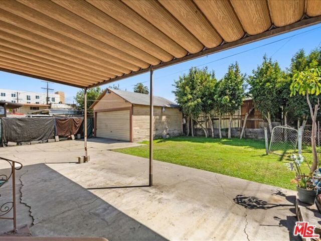 144 W 45th Street, Los Angeles, CA 90037
