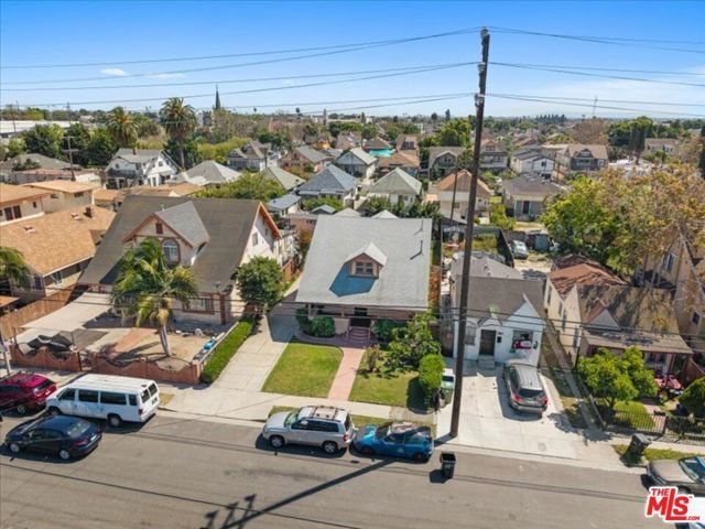 144 W 45th Street, Los Angeles, CA 90037