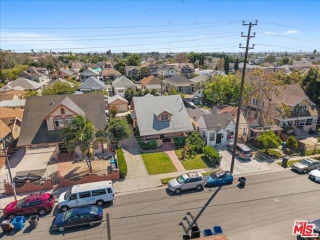 144 W 45th Street, Los Angeles, CA 90037