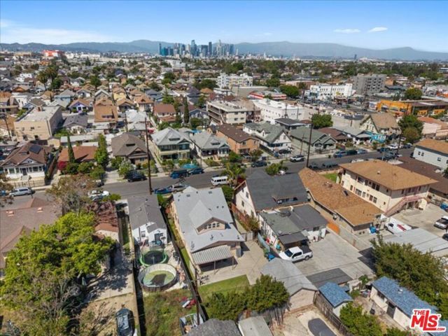 144 W 45th Street, Los Angeles, CA 90037