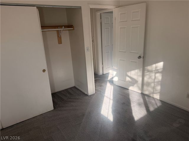 3204 Mariner Bay Street, Las Vegas, NV 89117