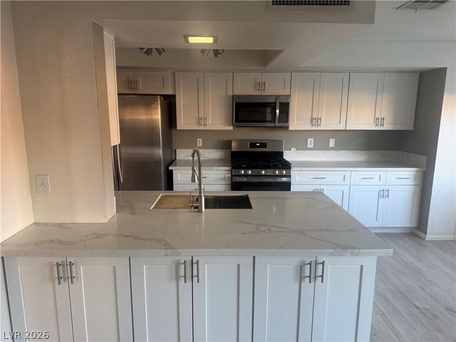 3204 Mariner Bay Street, Las Vegas, NV 89117
