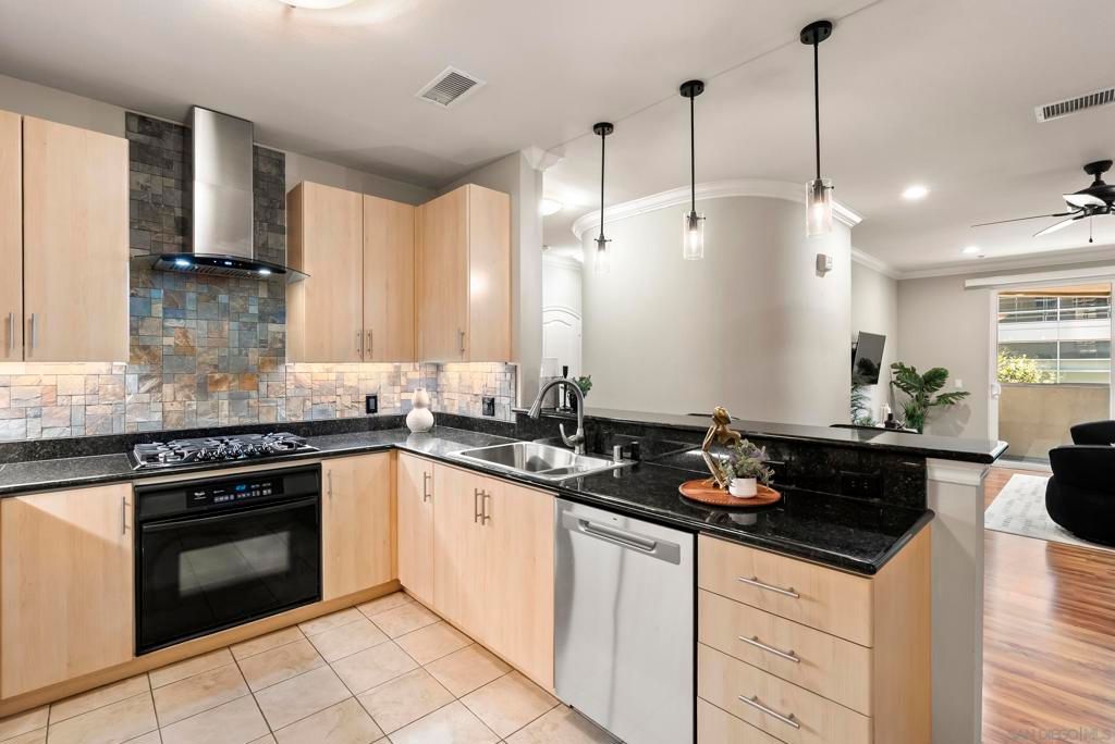 1225 Island Ave 304, San Diego, CA 92101 — photo 2