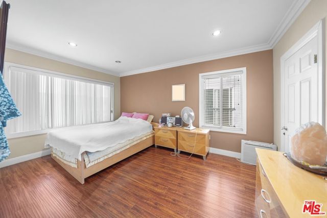 838 S St Andrews Place, Los Angeles, CA 90005