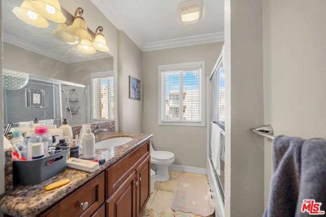 838 S St Andrews Place, Los Angeles, CA 90005