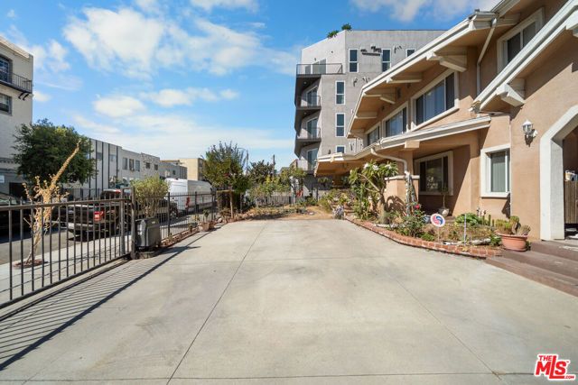 838 S St Andrews Place, Los Angeles, CA 90005