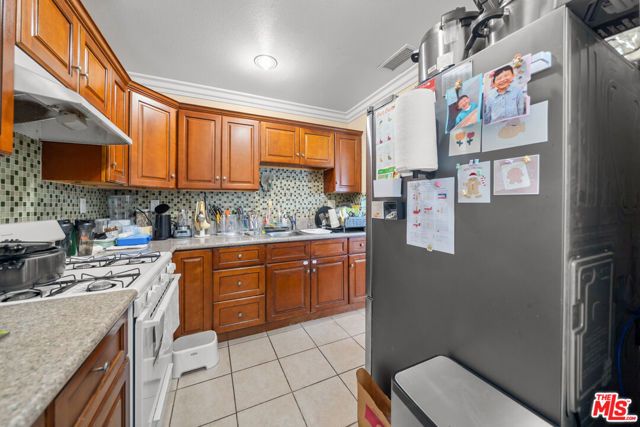838 S St Andrews Place, Los Angeles, CA 90005