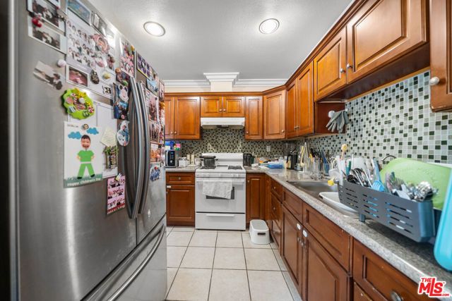 838 S St Andrews Place, Los Angeles, CA 90005