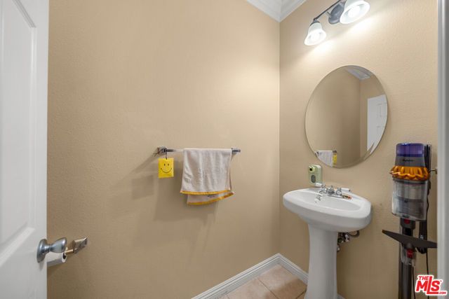 838 S St Andrews Place, Los Angeles, CA 90005