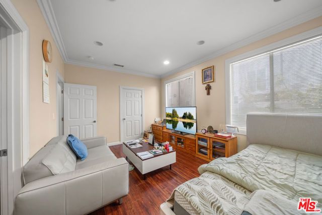 838 S St Andrews Place, Los Angeles, CA 90005