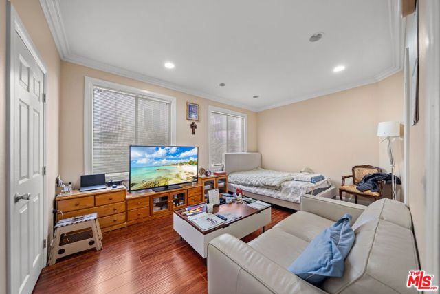 838 S St Andrews Place, Los Angeles, CA 90005