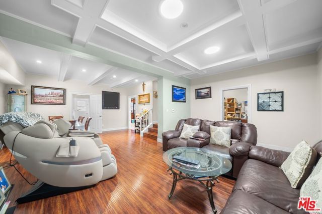 838 S St Andrews Place, Los Angeles, CA 90005
