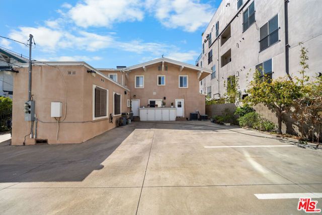838 S St Andrews Place, Los Angeles, CA 90005