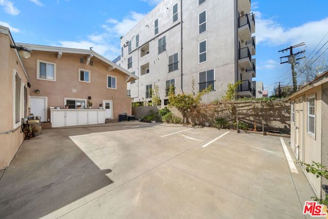 838 S St Andrews Place, Los Angeles, CA 90005
