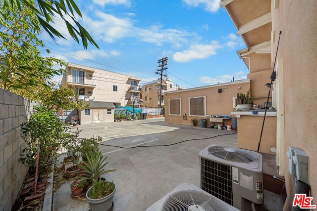 838 S St Andrews Place, Los Angeles, CA 90005