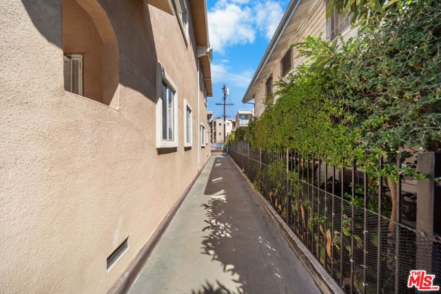 838 S St Andrews Place, Los Angeles, CA 90005