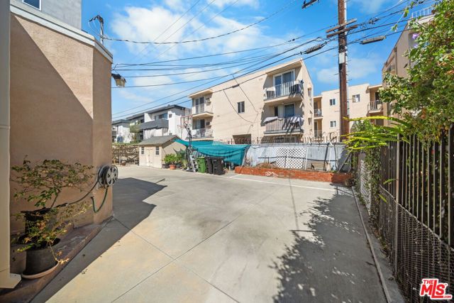 838 S St Andrews Place, Los Angeles, CA 90005