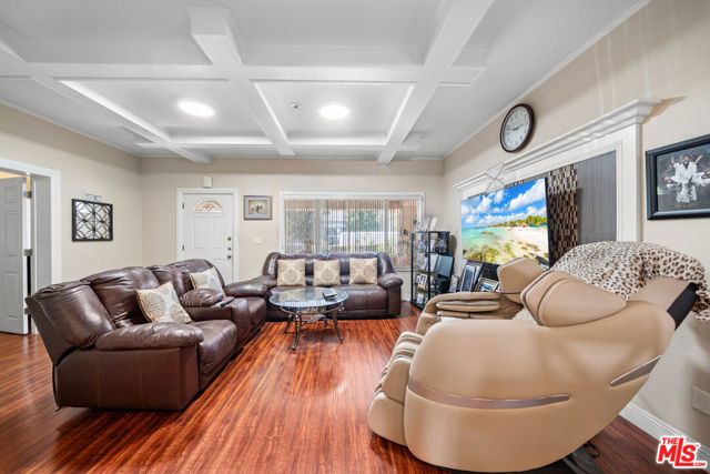 838 S St Andrews Place, Los Angeles, CA 90005