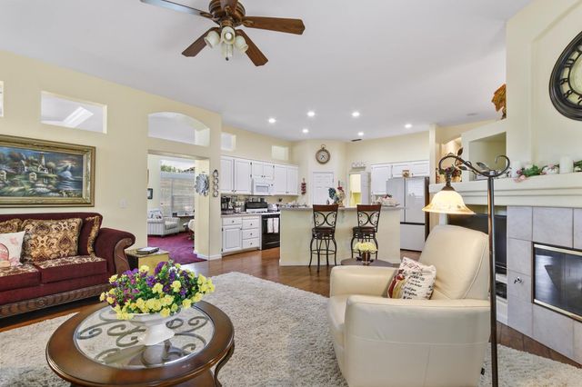 8450 Alameda Park Dr, Elk Grove, CA 95624