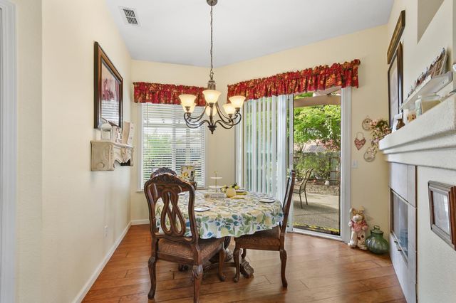 8450 Alameda Park Dr, Elk Grove, CA 95624