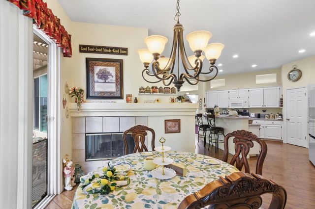 8450 Alameda Park Dr, Elk Grove, CA 95624