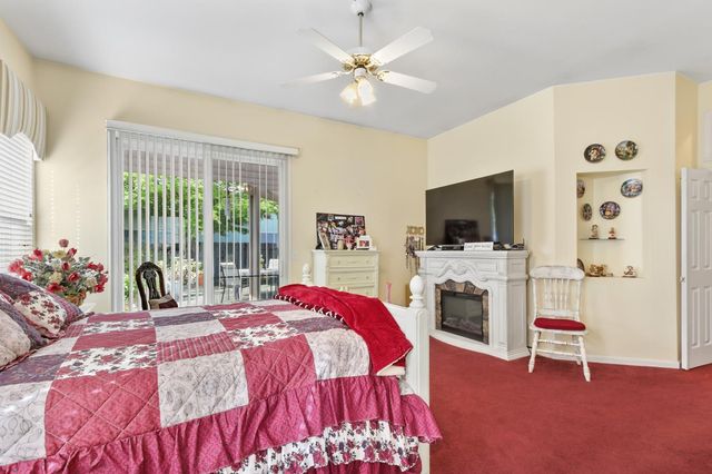 8450 Alameda Park Dr, Elk Grove, CA 95624