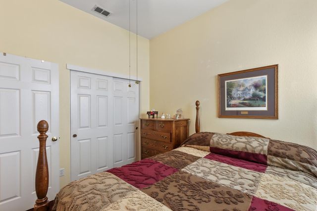 8450 Alameda Park Dr, Elk Grove, CA 95624