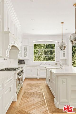832 N Orange Grove Avenue, Los Angeles, CA 90046