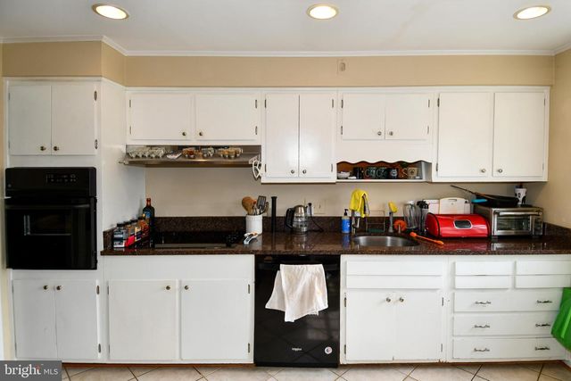 823 NEAL DR, Alexandria, VA 22308