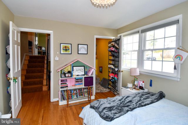 823 NEAL DR, Alexandria, VA 22308