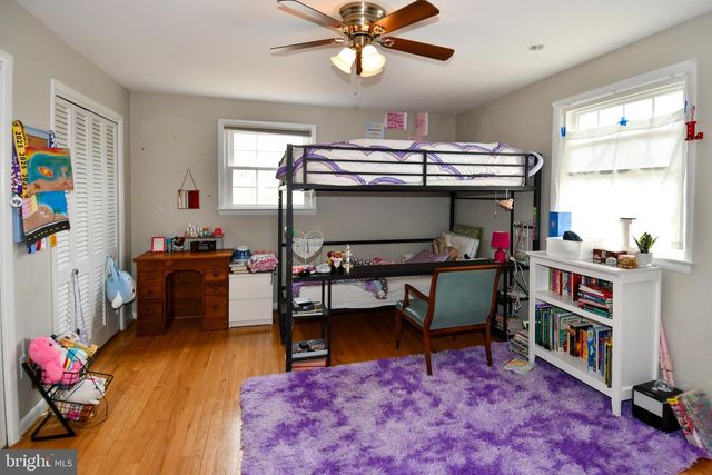 823 NEAL DR, Alexandria, VA 22308