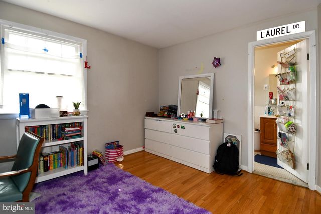 823 NEAL DR, Alexandria, VA 22308