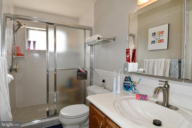 823 NEAL DR, Alexandria, VA 22308