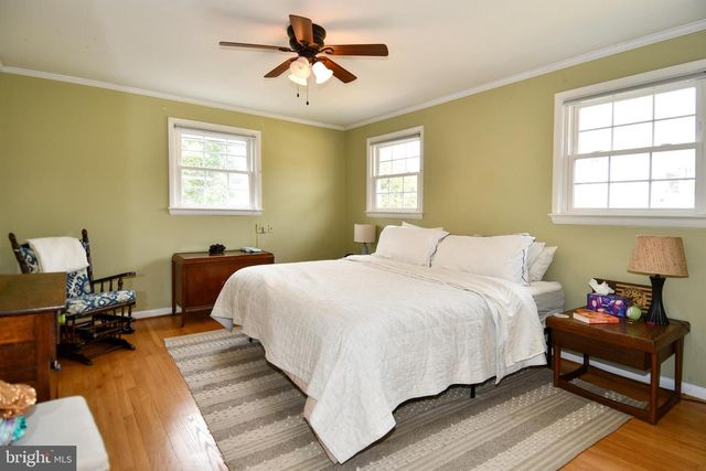 823 NEAL DR, Alexandria, VA 22308