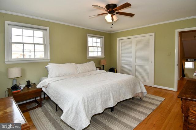 823 NEAL DR, Alexandria, VA 22308