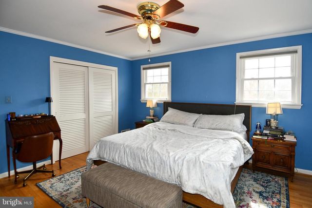 823 NEAL DR, Alexandria, VA 22308