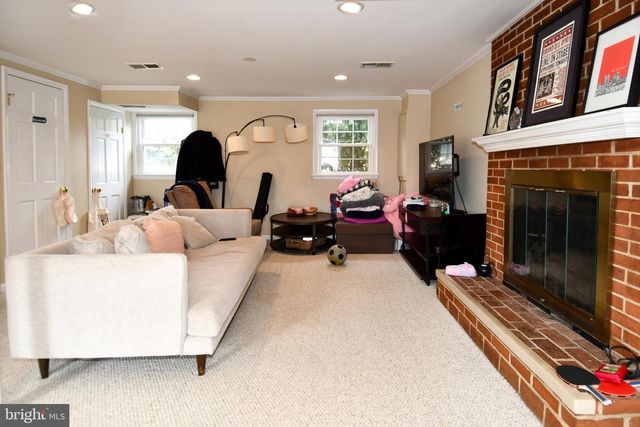 823 NEAL DR, Alexandria, VA 22308