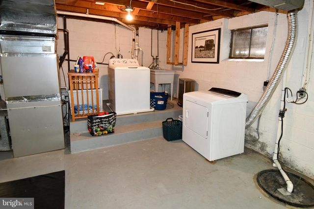 823 NEAL DR, Alexandria, VA 22308