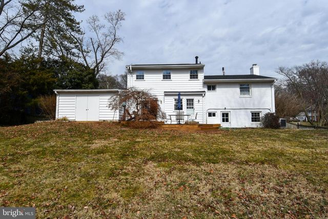 823 NEAL DR, Alexandria, VA 22308