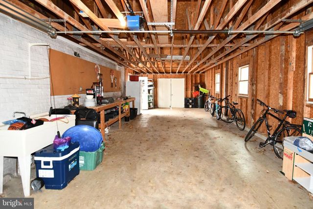 823 NEAL DR, Alexandria, VA 22308