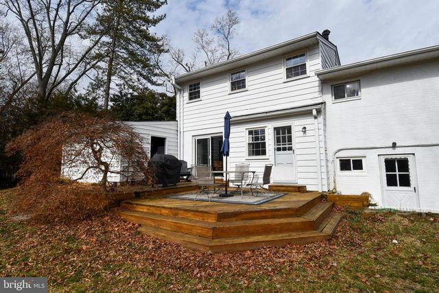 823 NEAL DR, Alexandria, VA 22308