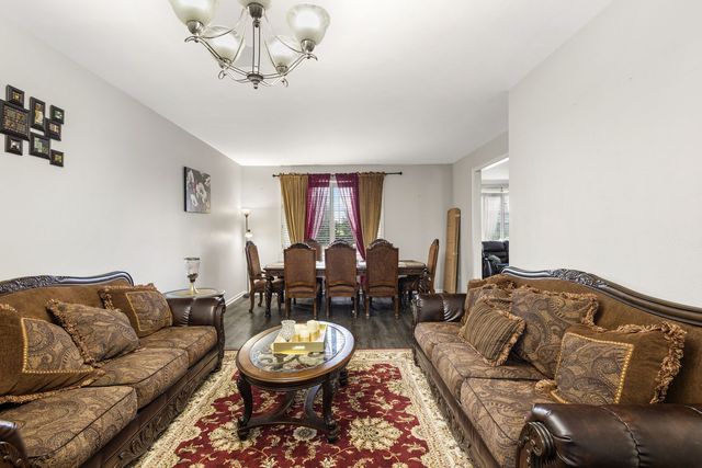 2777 Blakely Lane, Naperville, IL 60540