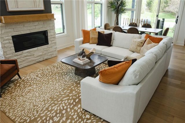 2844 W 133rd Terrace, Leawood, KS 66209