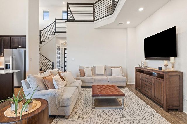 427 Cartwheel BND 92, Austin, TX 78738