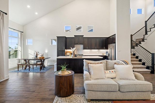 427 Cartwheel BND 92, Austin, TX 78738