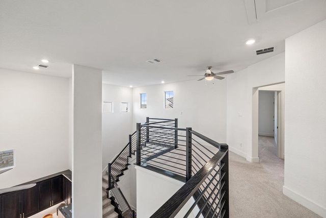 427 Cartwheel BND 92, Austin, TX 78738