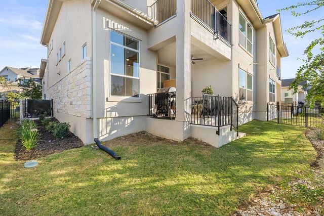 427 Cartwheel BND 92, Austin, TX 78738