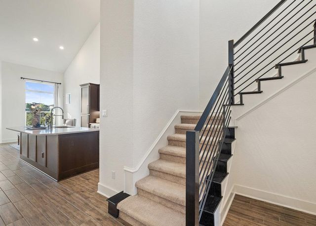 427 Cartwheel BND 92, Austin, TX 78738