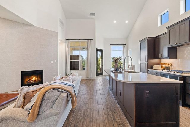 427 Cartwheel BND 92, Austin, TX 78738