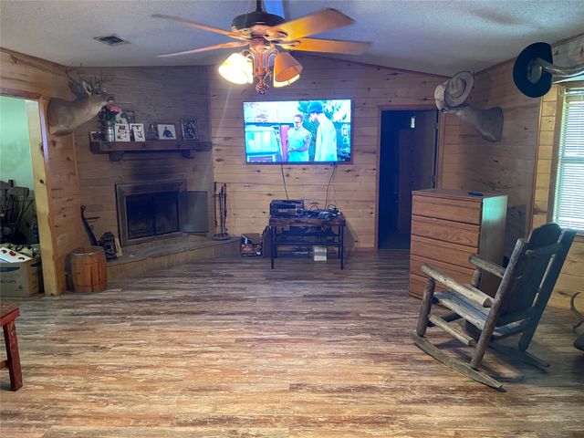 1226 Vz County Road, Grand Saline, TX 75140
